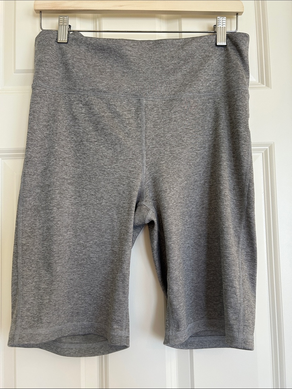 GAP Large TALL Gray Ribbed Seamless High Waisted Bike Biker Athletic Shorts L